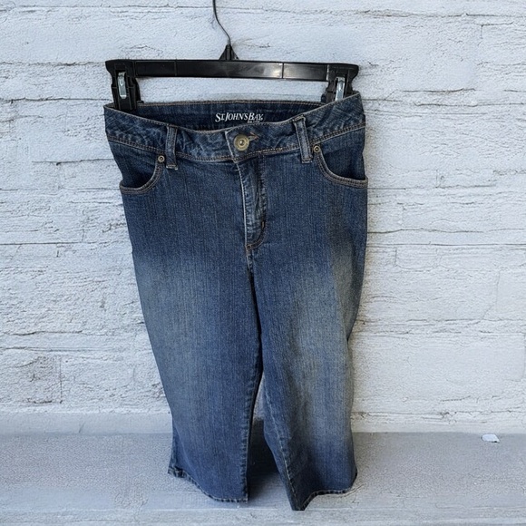 St John bay high water jeans the length is 21”. W17. R11 nice scroll work pocket - Picture 2 of 8